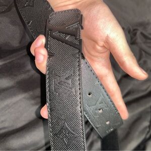 Louis Vuitton monogram eclipse belt. Black lv buckle. Size 125/50